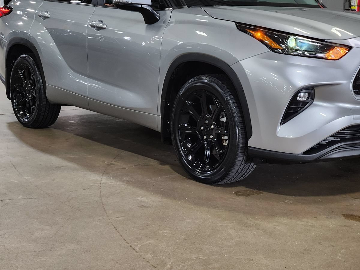 Used 2023 Toyota Highlander LE FWD image 16