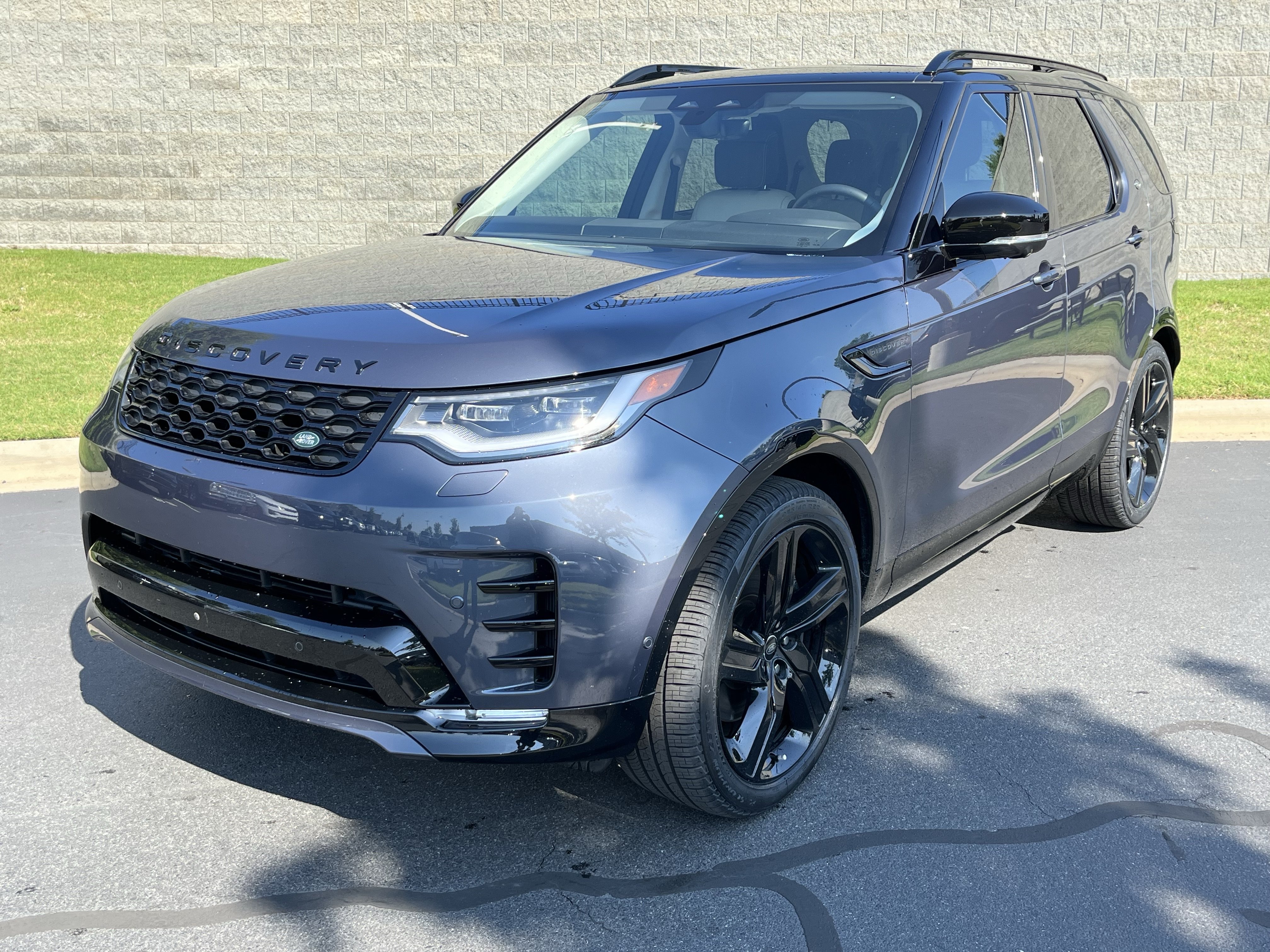 Used 2025 Land Rover Discovery Dynamic SE
