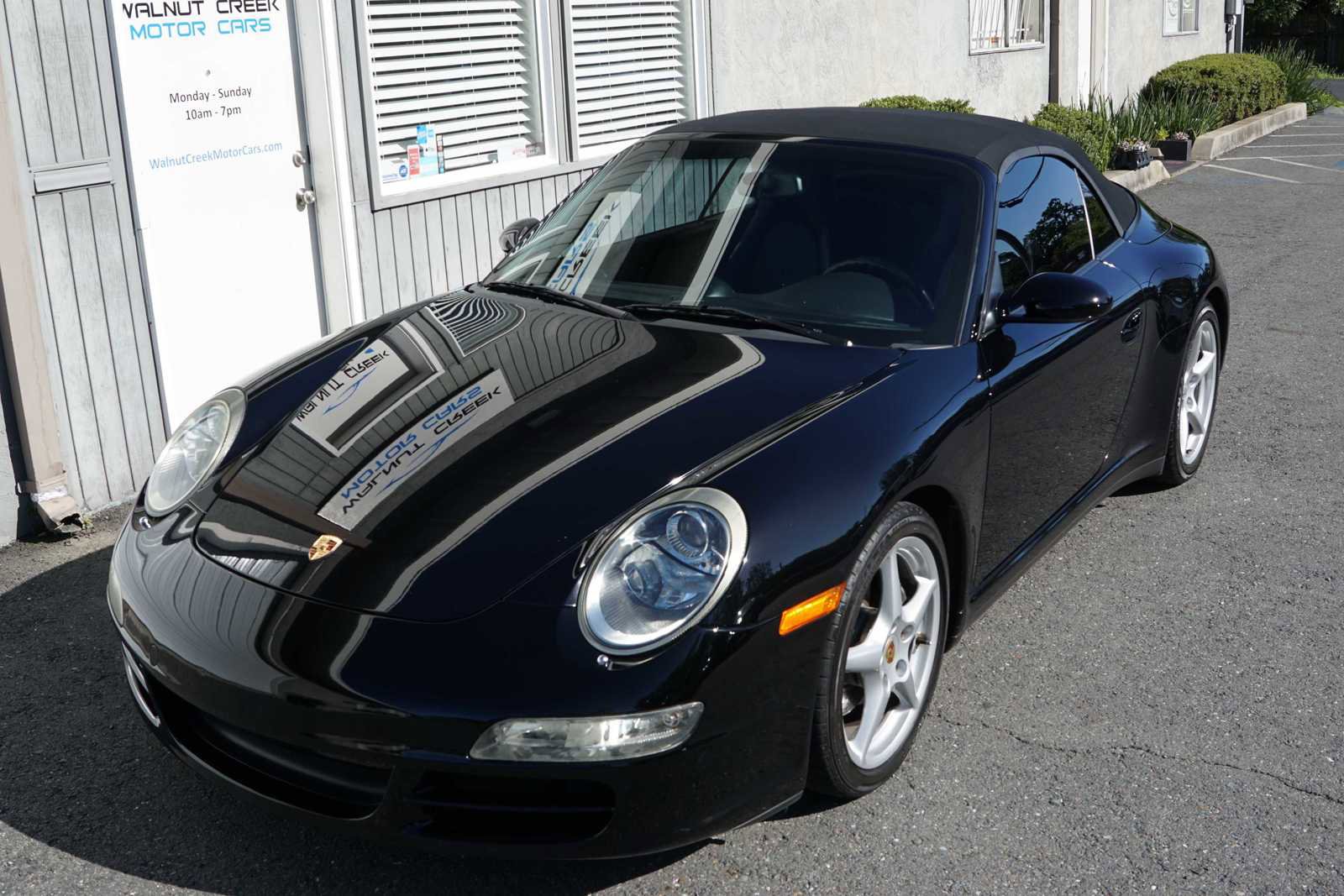 Used 2006 Porsche 911 Carrera 4 image 3