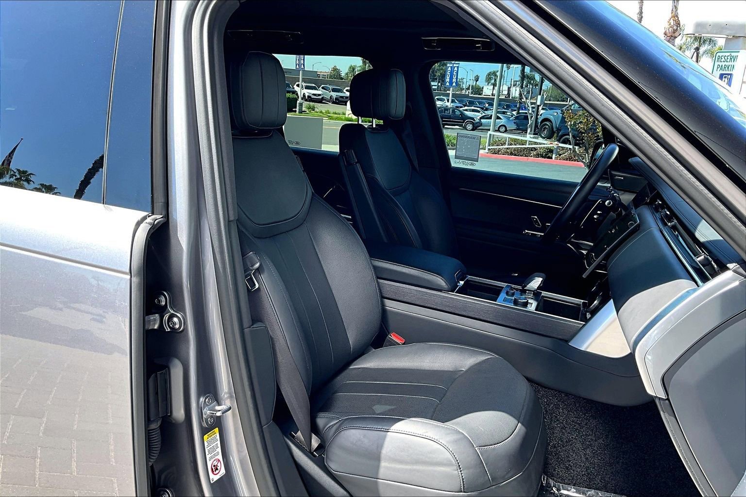 Used 2023 Land Rover Range Rover SE image 7