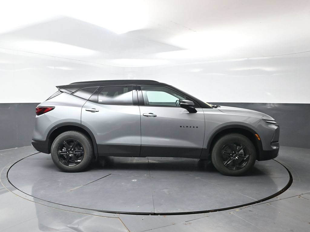 New 2026 Chevrolet Blazer LT w/ Midnight/Sport Edition AWD/4WD image 3