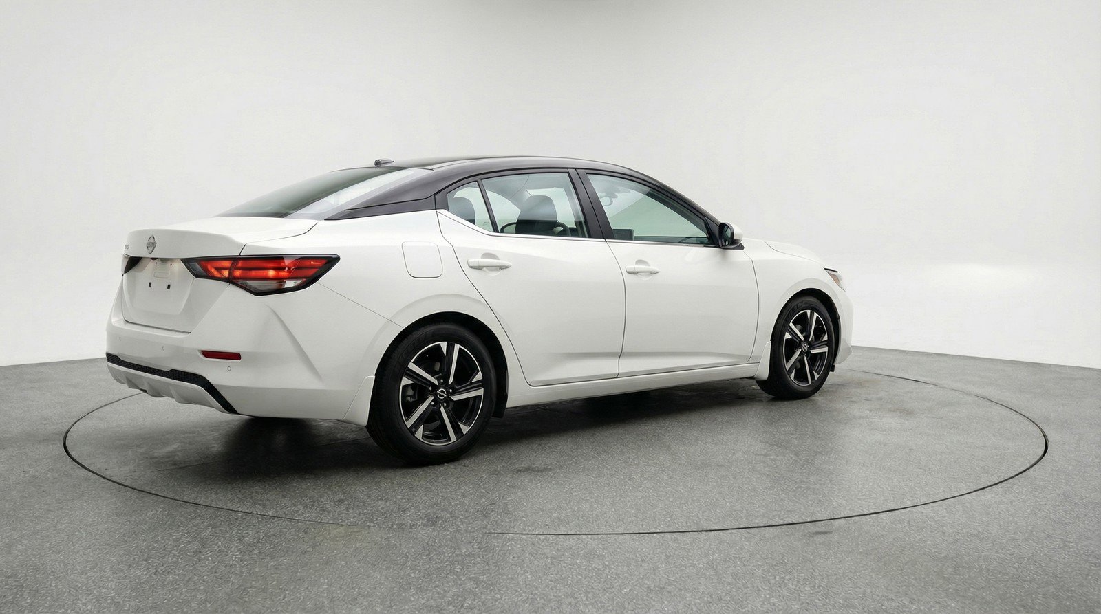 Used 2025 Nissan Sentra SV FWD image 9