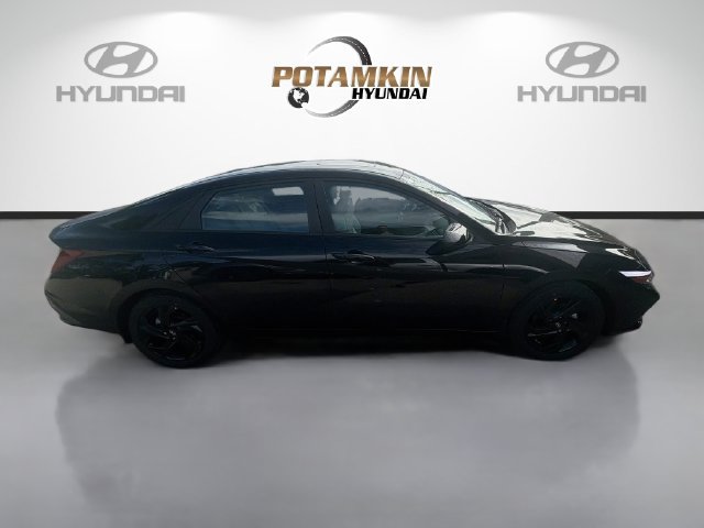 New 2026 Hyundai Elantra SEL Sport FWD image 4