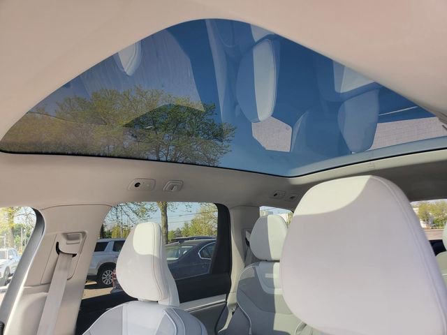 Used 2025 Volvo EX90 Plus AWD/4WD image 13
