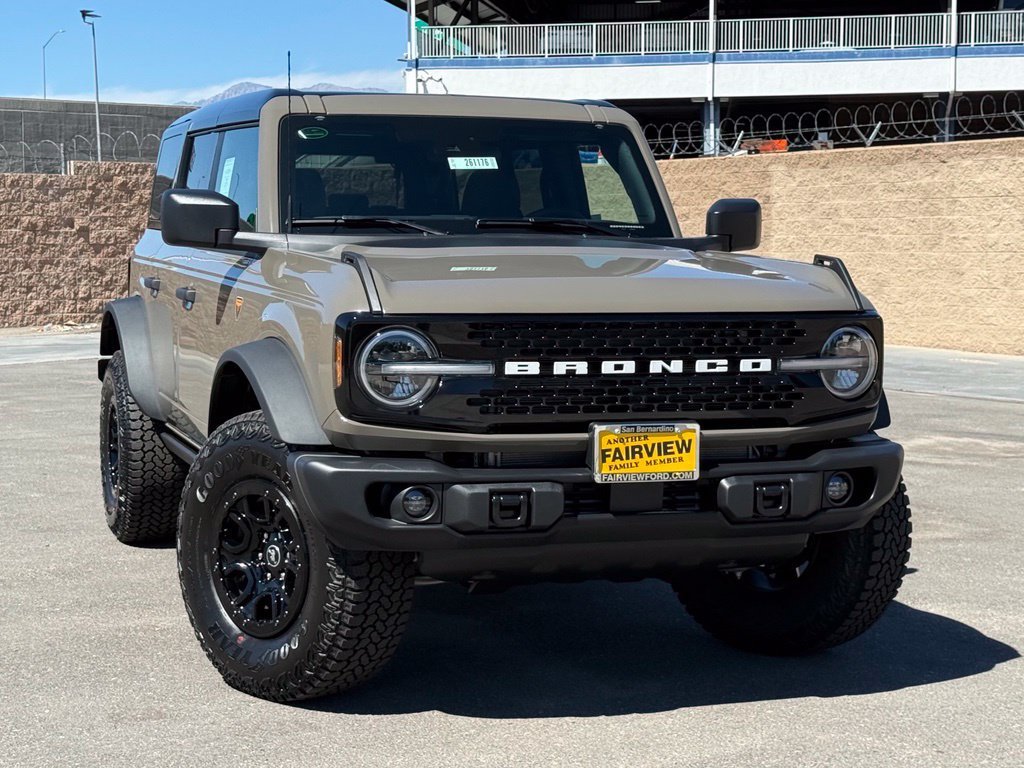 New 2026 Ford Bronco Badlands w/ Sasquatch Package AWD/4WD image 2