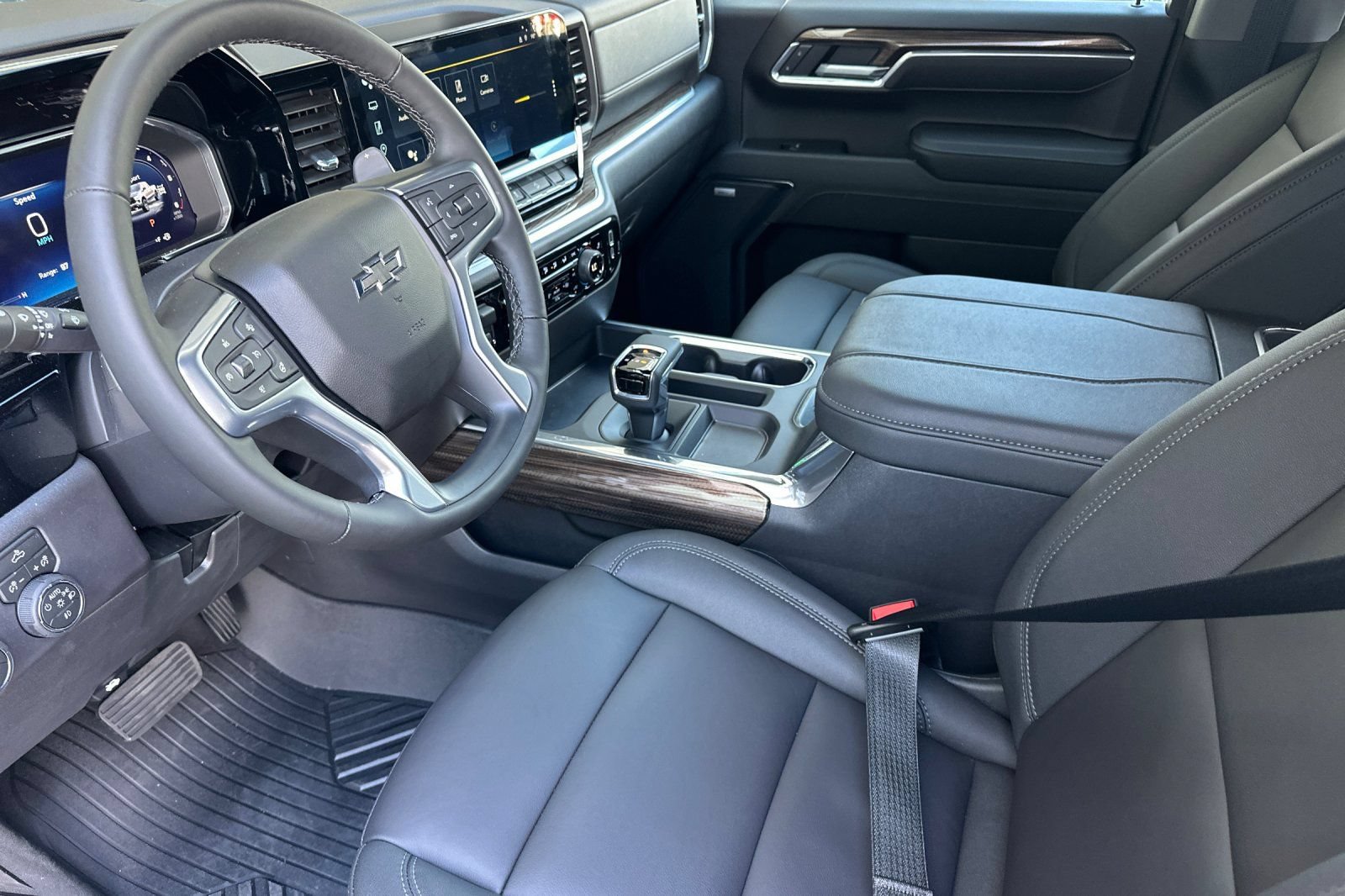 New 2026 Chevrolet Silverado 1500 LT Trail Boss w/ Dark Appearance Package AWD/4WD image 10