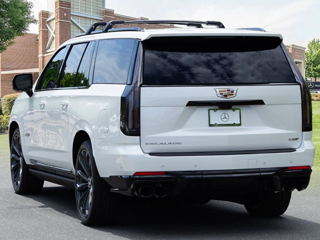 Used 2025 Cadillac Escalade ESV V AWD/4WD image 7