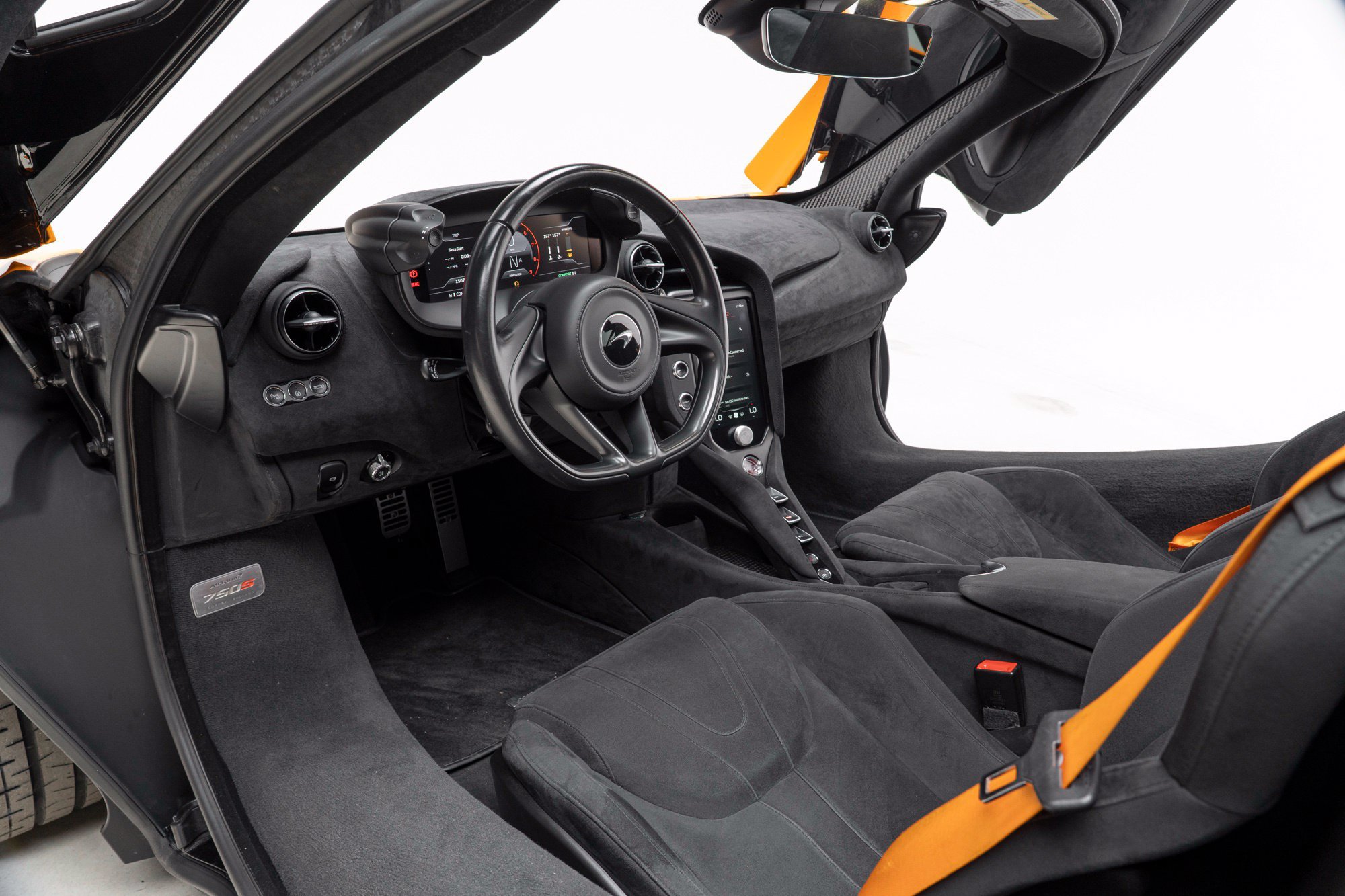 Used 2024 McLaren 750S RWD image 2