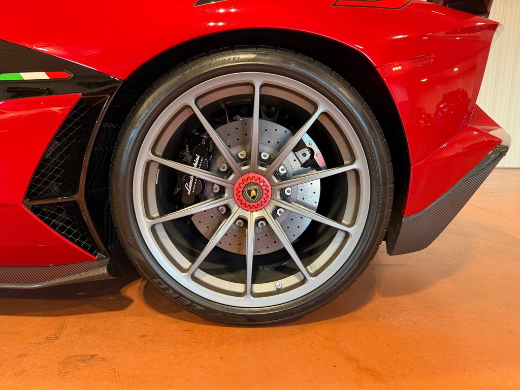 Used 2019 Lamborghini Aventador SVJ image 18