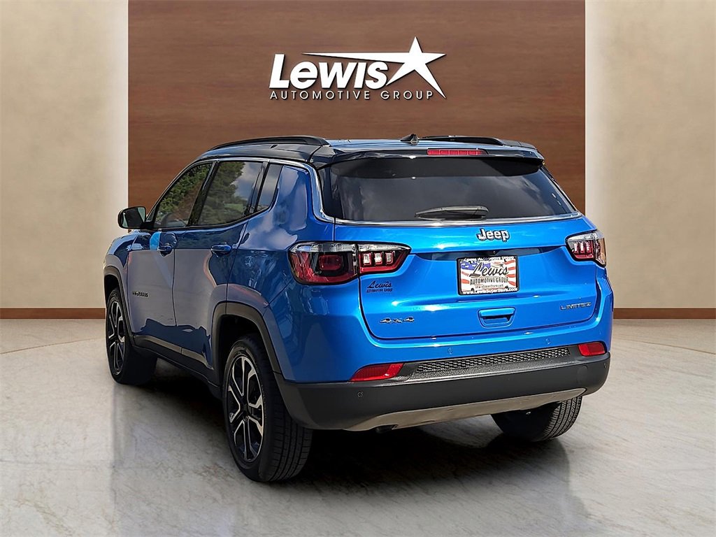 Used 2024 Jeep Compass Limited image 4