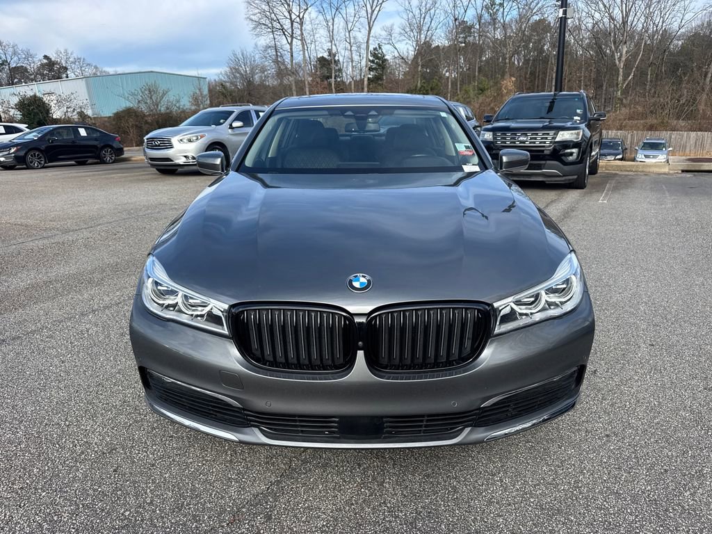Used 2018 BMW 750i xDrive image 2