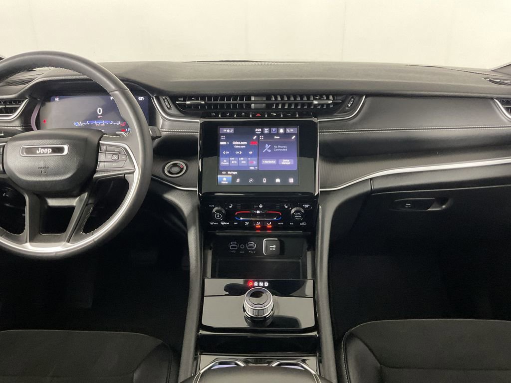 Used 2023 Jeep Grand Cherokee Altitude image 16