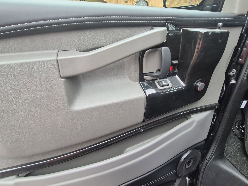 Used 2025 GMC Savana 2500 Extended w/ Driver Convenience Package RWD image 20