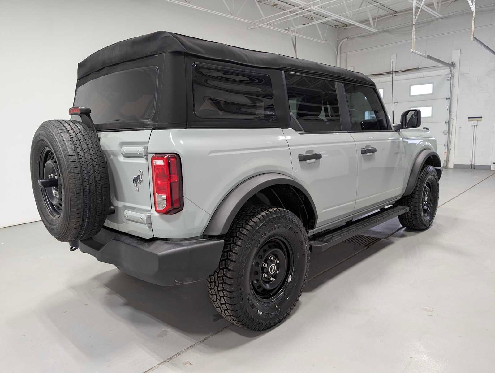Used 2023 Ford Bronco 4-Door image 8