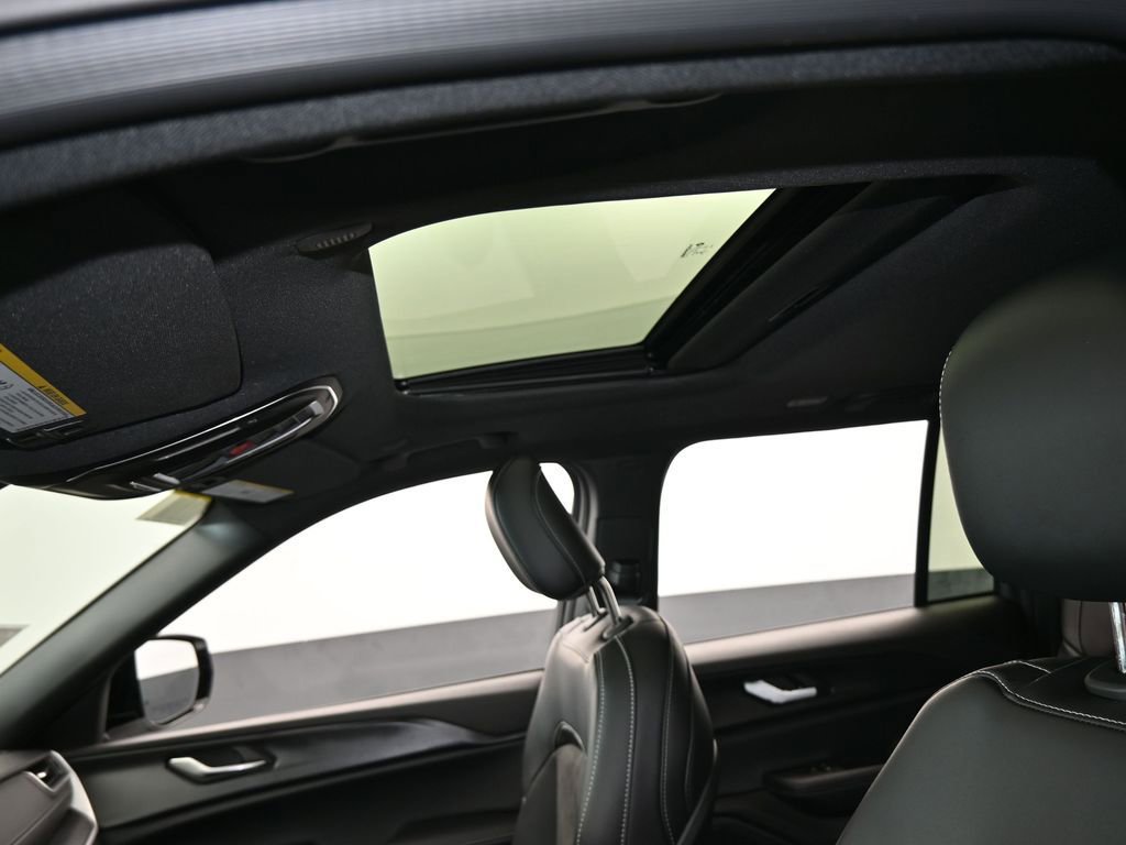 New 2025 Jeep Grand Cherokee Altitude image 11