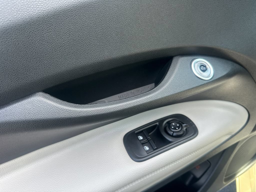New 2025 FIAT 500 e FWD image 26