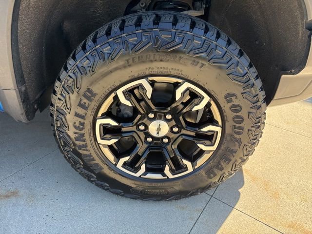 Used 2023 Chevrolet Silverado 1500 ZR2 w/ Technology Package AWD/4WD image 9