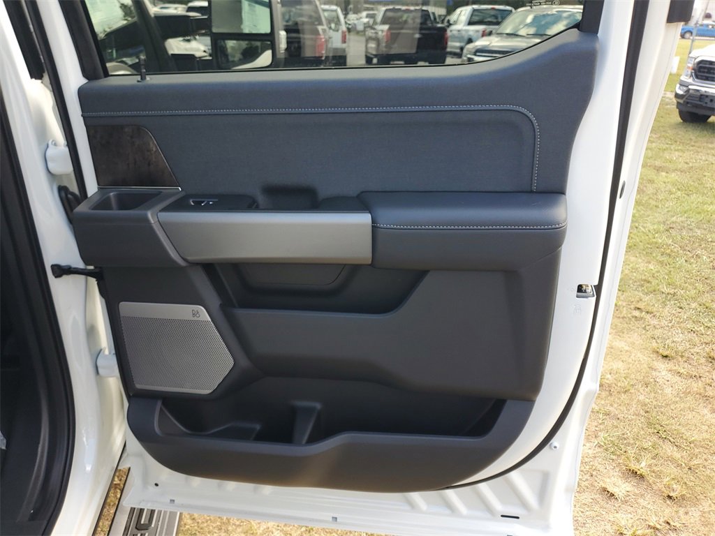 New 2026 Ford F350 Lariat w/ Black Appearance Package image 29