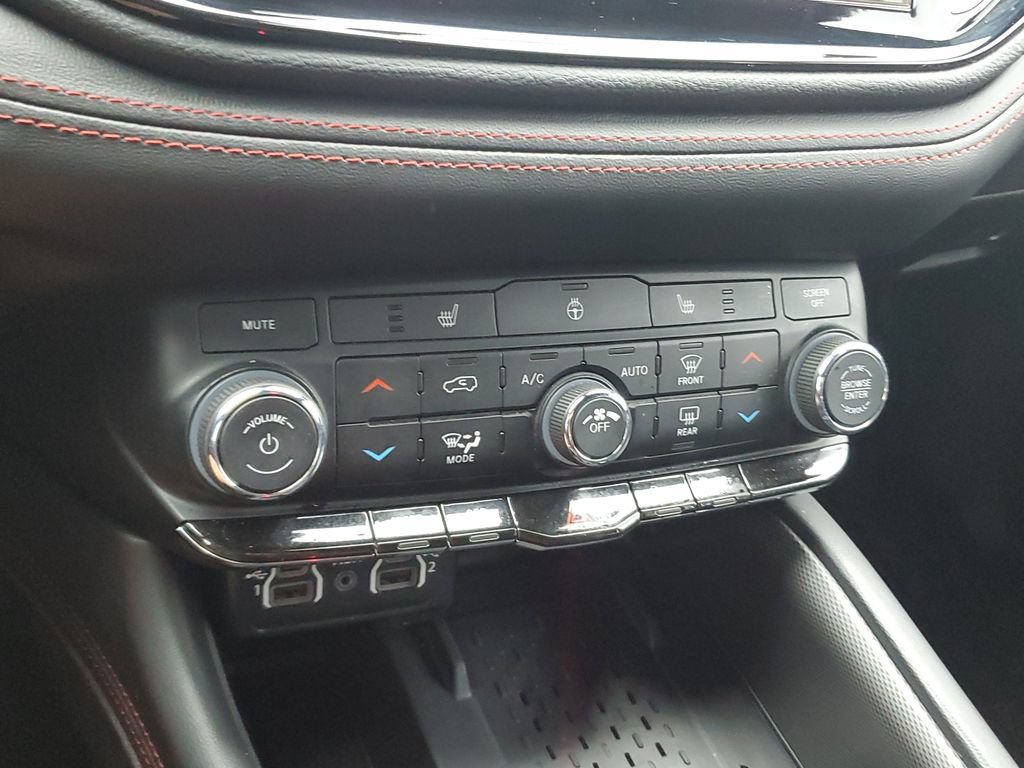 Certified 2025 Dodge Durango R/T w/ Blacktop Package AWD/4WD image 27