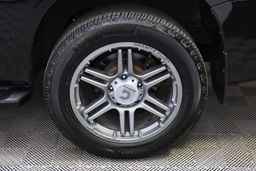 Used 2017 Toyota Sequoia Platinum AWD/4WD image 18