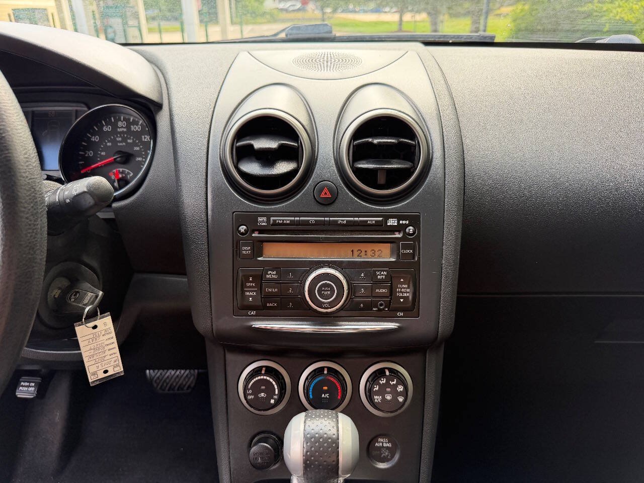 Used 2014 Nissan Rogue S AWD/4WD image 16