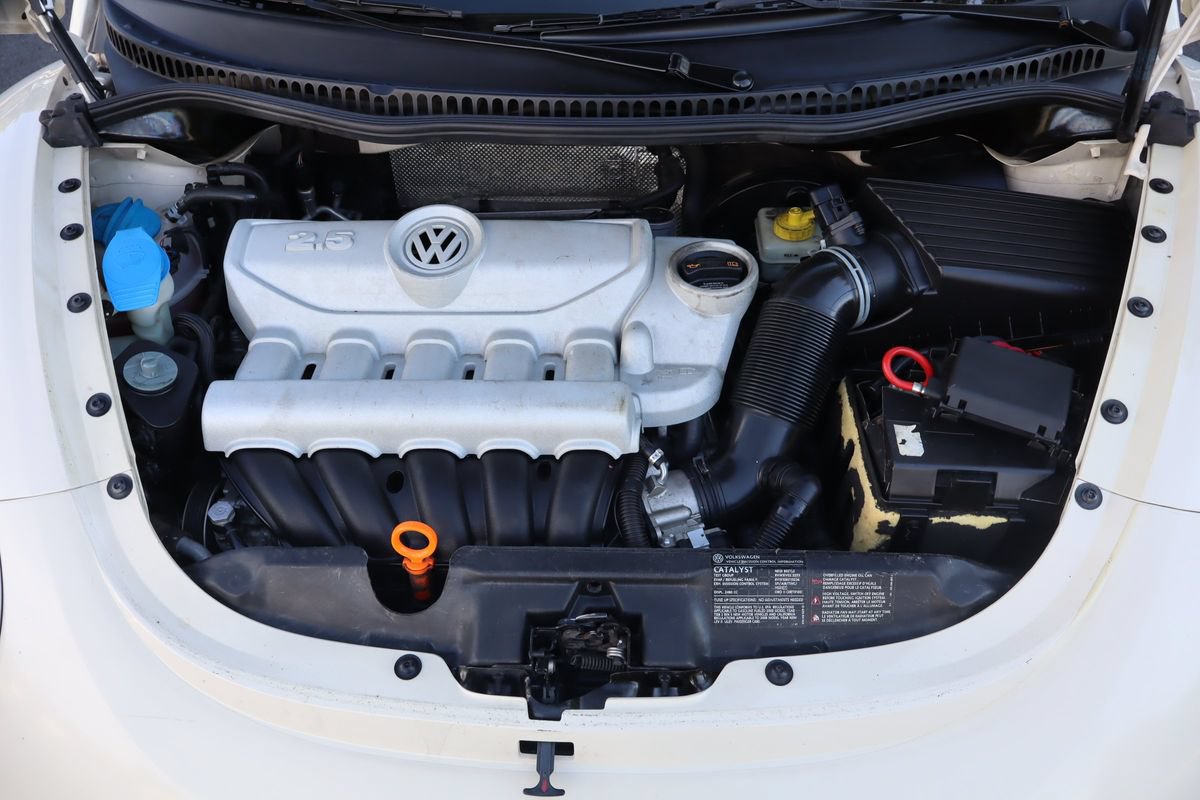 Used 2008 Volkswagen Beetle SE FWD image 45