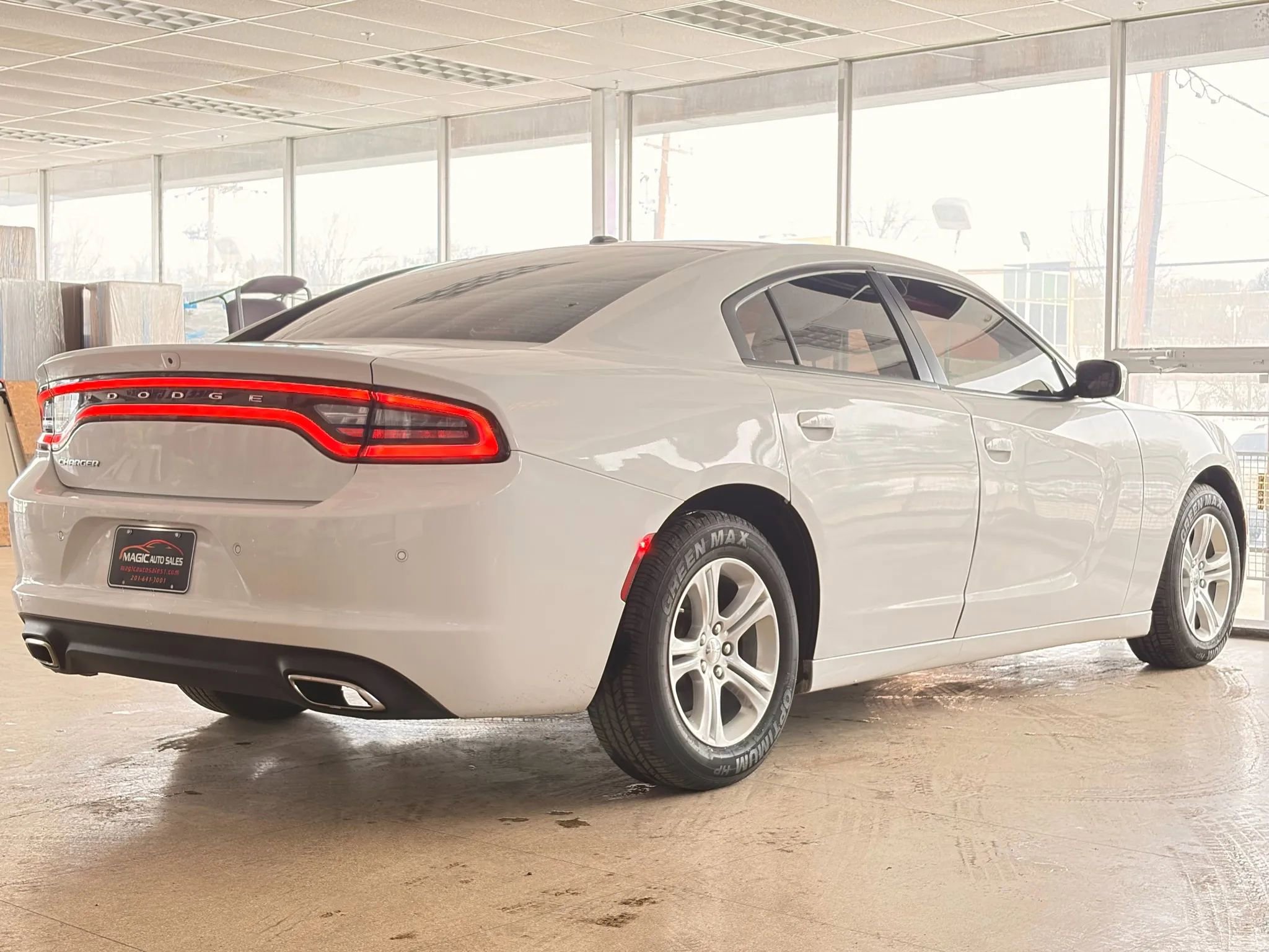 Used 2022 Dodge Charger SXT RWD image 49