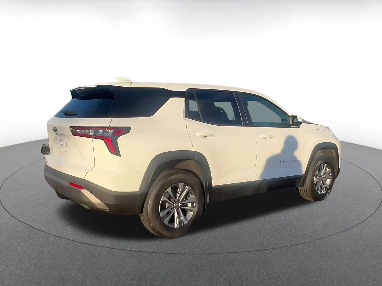 Used 2025 Chevrolet Equinox LT AWD/4WD image 14