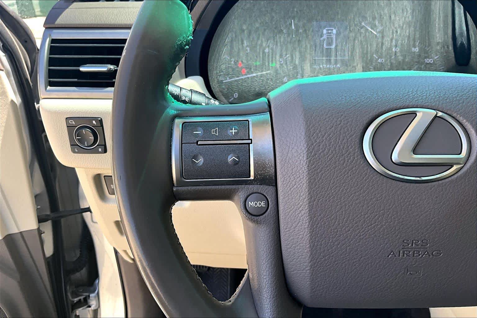Used 2015 Lexus GX 460 w/ Premium Package AWD/4WD image 22