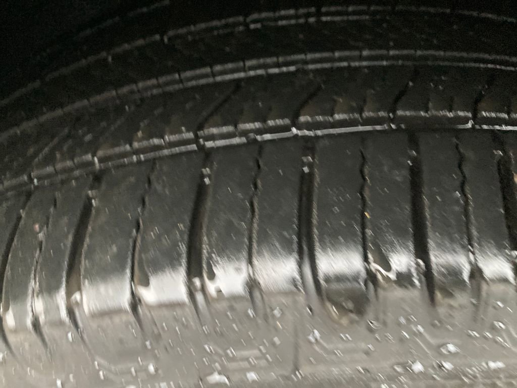 Used 2017 GMC Acadia SLT image 32