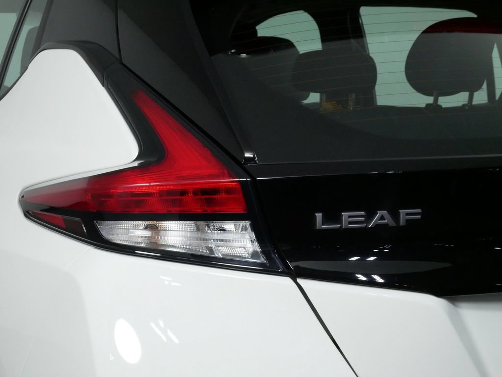Used 2025 Nissan Leaf S FWD image 12