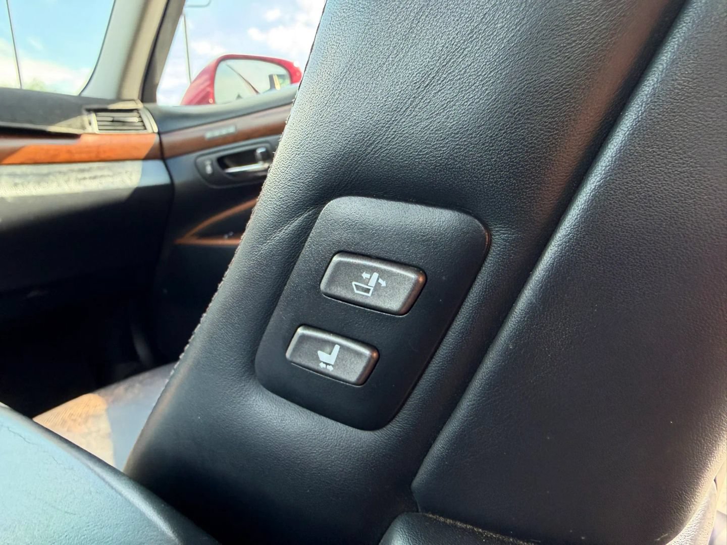 Used 2010 Lexus LS 460 RWD image 38