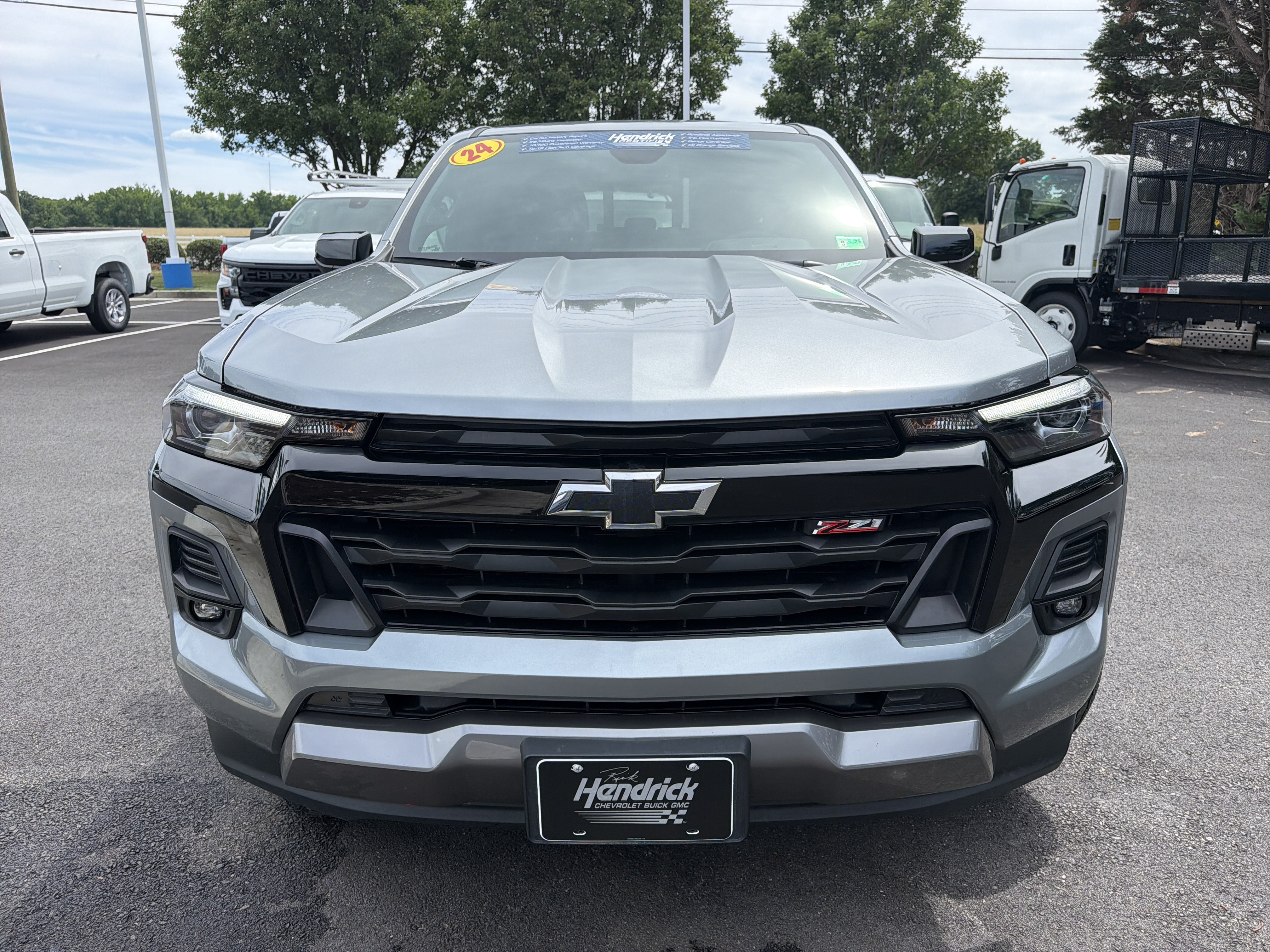 Used 2024 Chevrolet Colorado Z71 w/ Z71 Convenience Package 2 AWD/4WD image 3