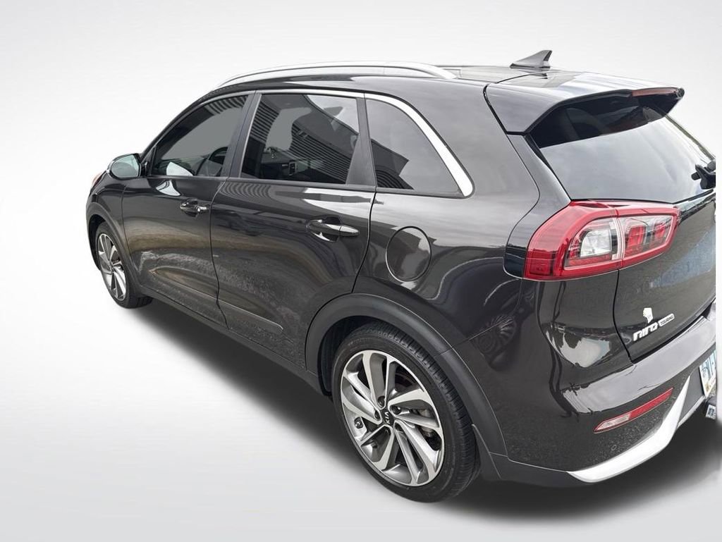 Used 2017 Kia Niro Touring w/ Advanced Technology Package FWD image 2