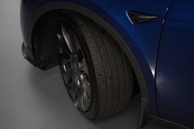 Used 2025 Tesla Model Y Performance AWD/4WD image 43