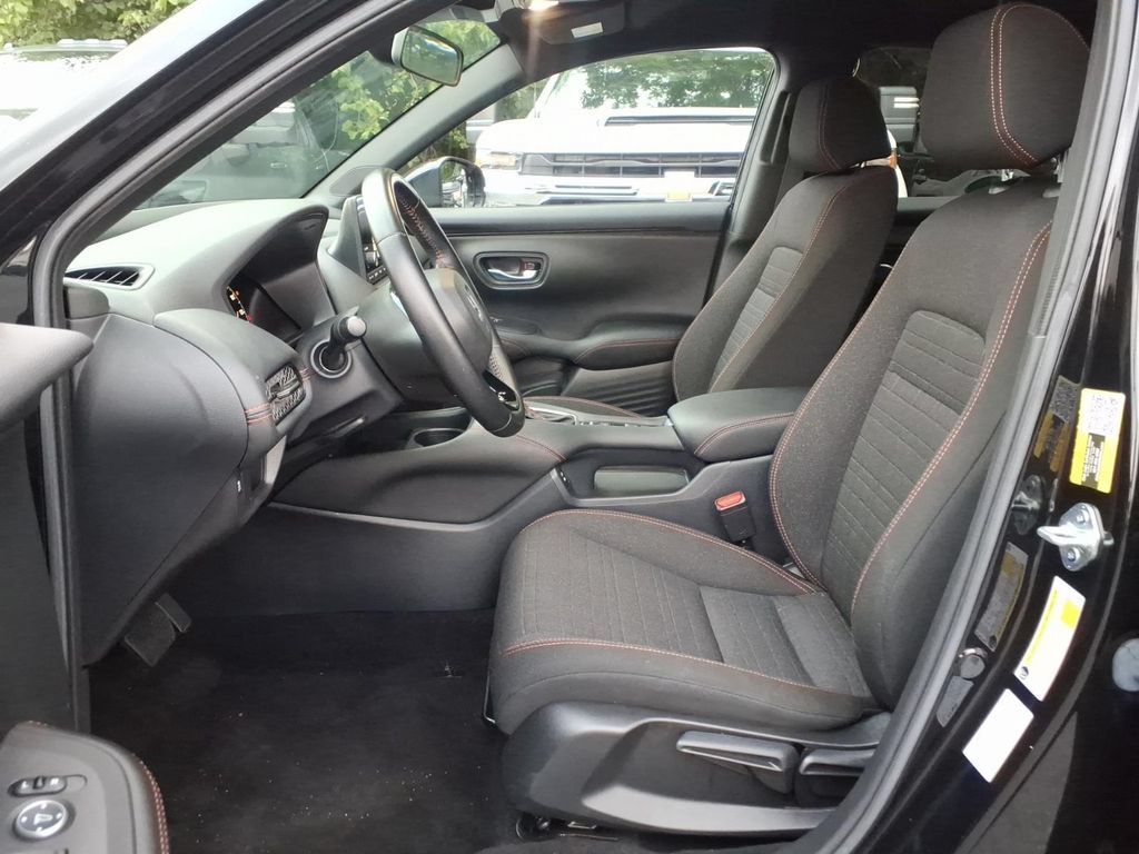 Used 2025 Honda HR-V Sport image 12