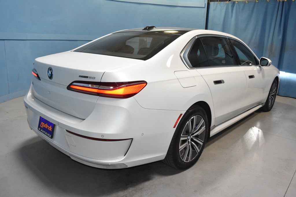Used 2024 BMW i7 eDrive50 image 23