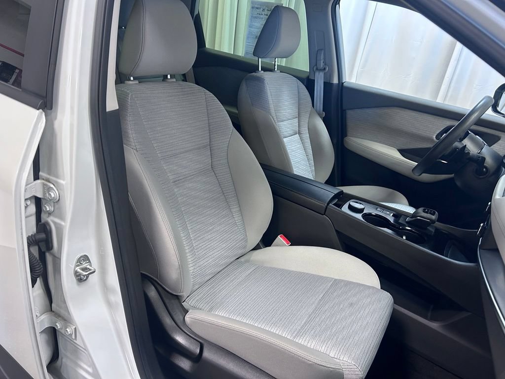Used 2023 Nissan Rogue SV AWD/4WD image 20
