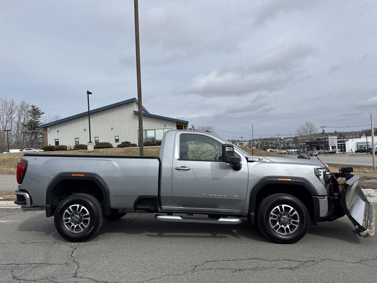 Used 2025 GMC Sierra 3500 SLE w/ SLE Convenience Package image 13