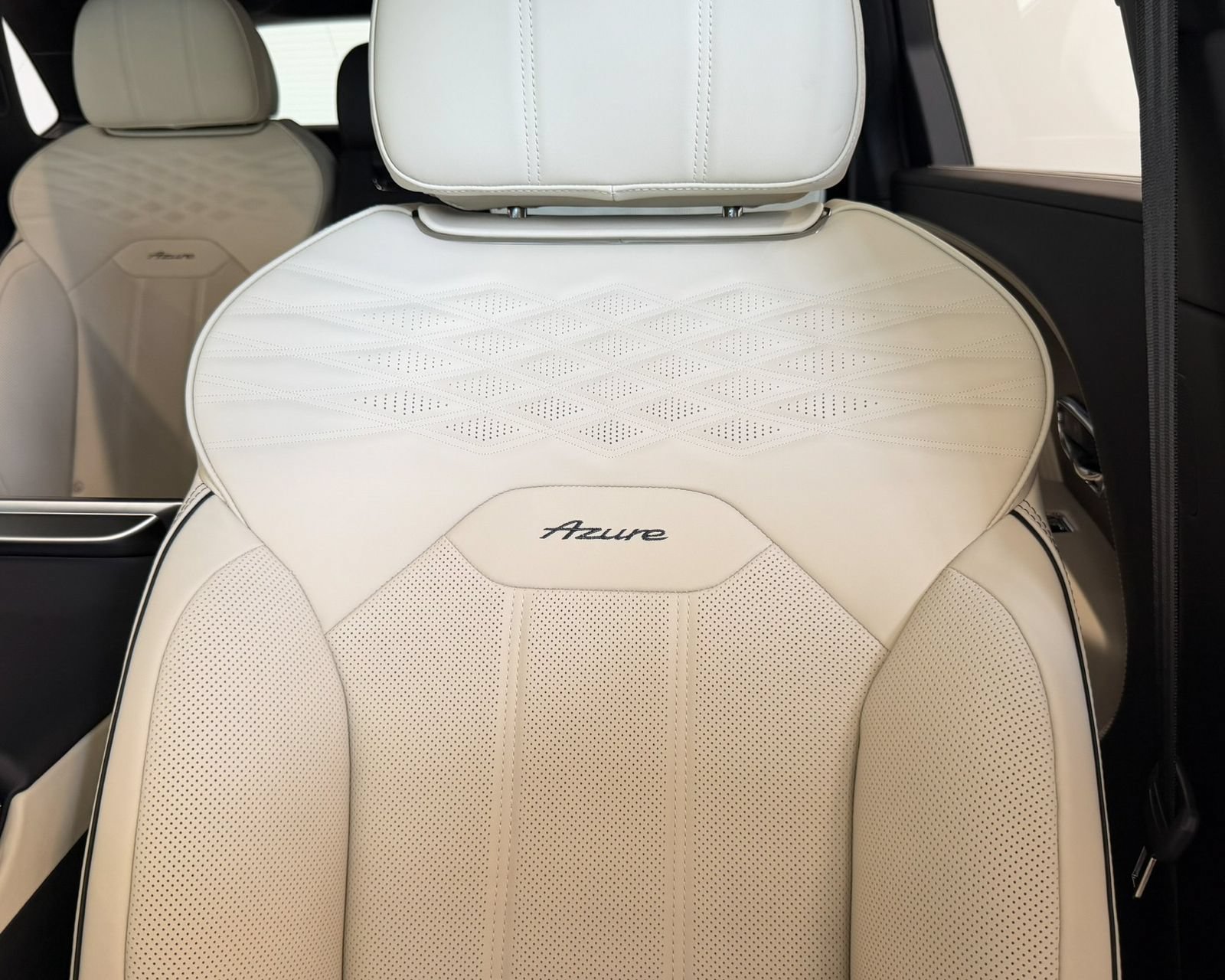 New 2026 Bentley Bentayga Extended Wheelbase AWD/4WD image 17