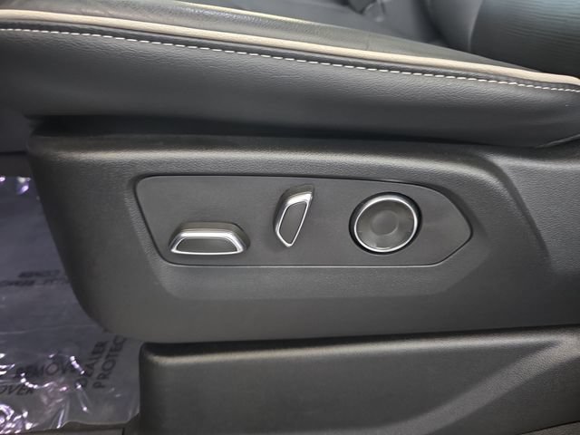 Certified 2025 Cadillac Escalade Sport AWD/4WD image 30