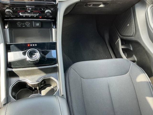 Used 2024 Jeep Grand Cherokee Laredo X w/ Luxury Tech Group I AWD/4WD image 11
