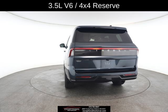 Used 2025 Lincoln Navigator Reserve image 13