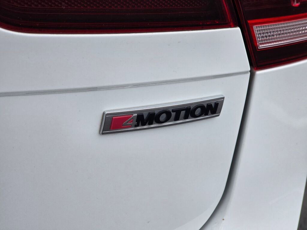 Used 2020 Volkswagen Tiguan SE image 17