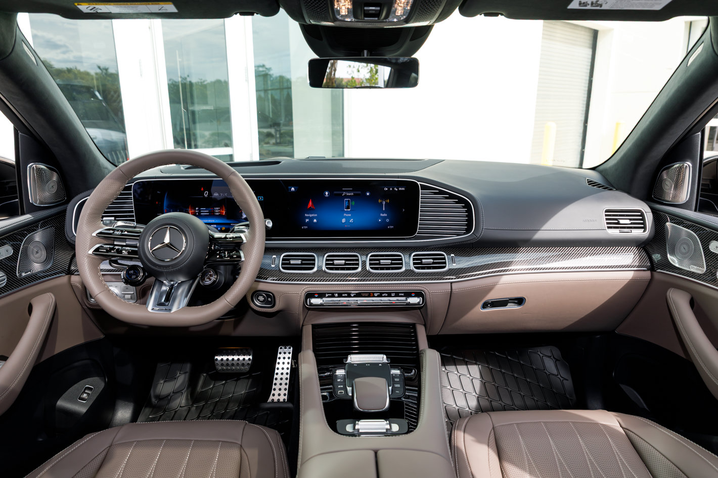 Used 2025 Mercedes-Benz GLS 63 AMG 4MATIC image 34