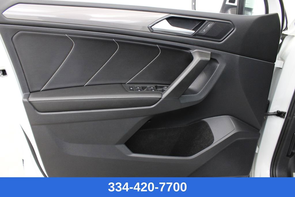 Certified 2023 Volkswagen Tiguan SE w/ Panoramic Sunroof Package image 16