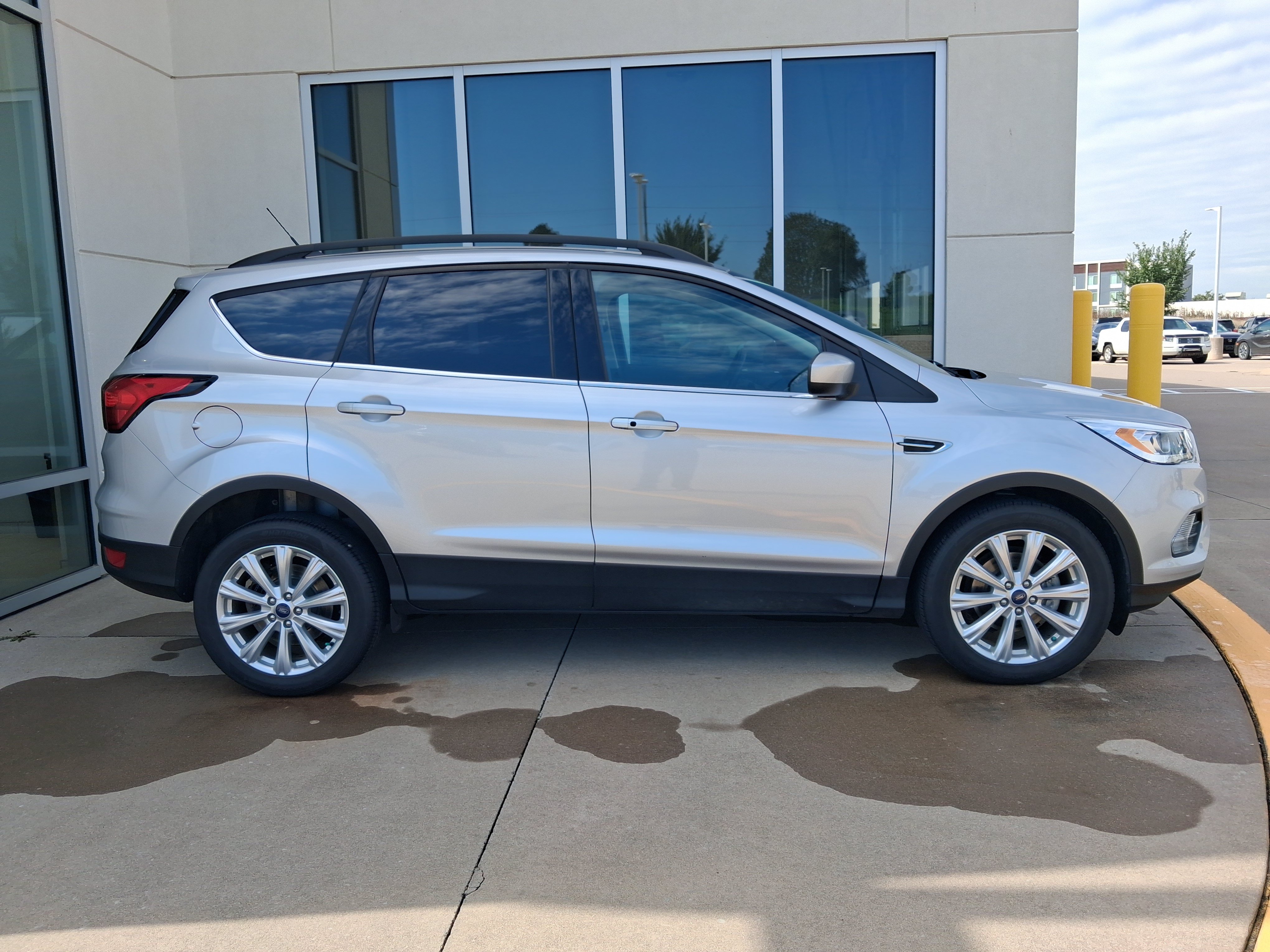 Used 2019 Ford Escape SEL FWD image 6