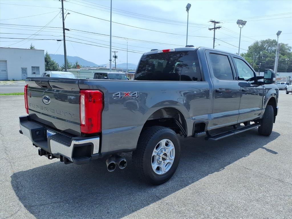 Used 2025 Ford F250 XLT AWD/4WD image 4