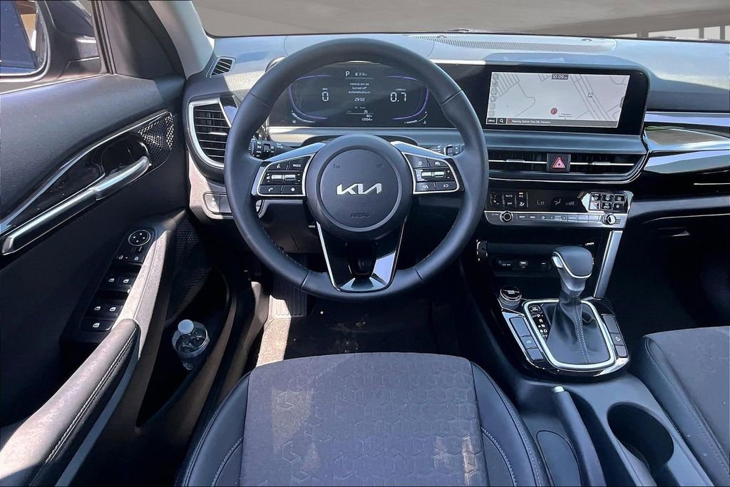 Used 2026 Kia Seltos S FWD image 8