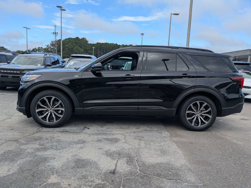 New 2026 Ford Explorer ST-Line RWD image 7
